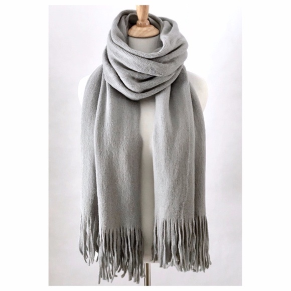 Steve Madden Grey Fringe Knit Wrap Muffler Scarf - Picture 1 of 9